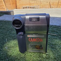 Olympus CAMEDIA C-211 Zoom Digital Printing Camera