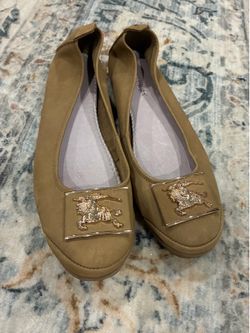 Burberry girls shoes size 4 new