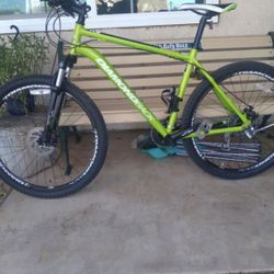 DIAMOND BACK BIKE $400.00 NEON GREEN 