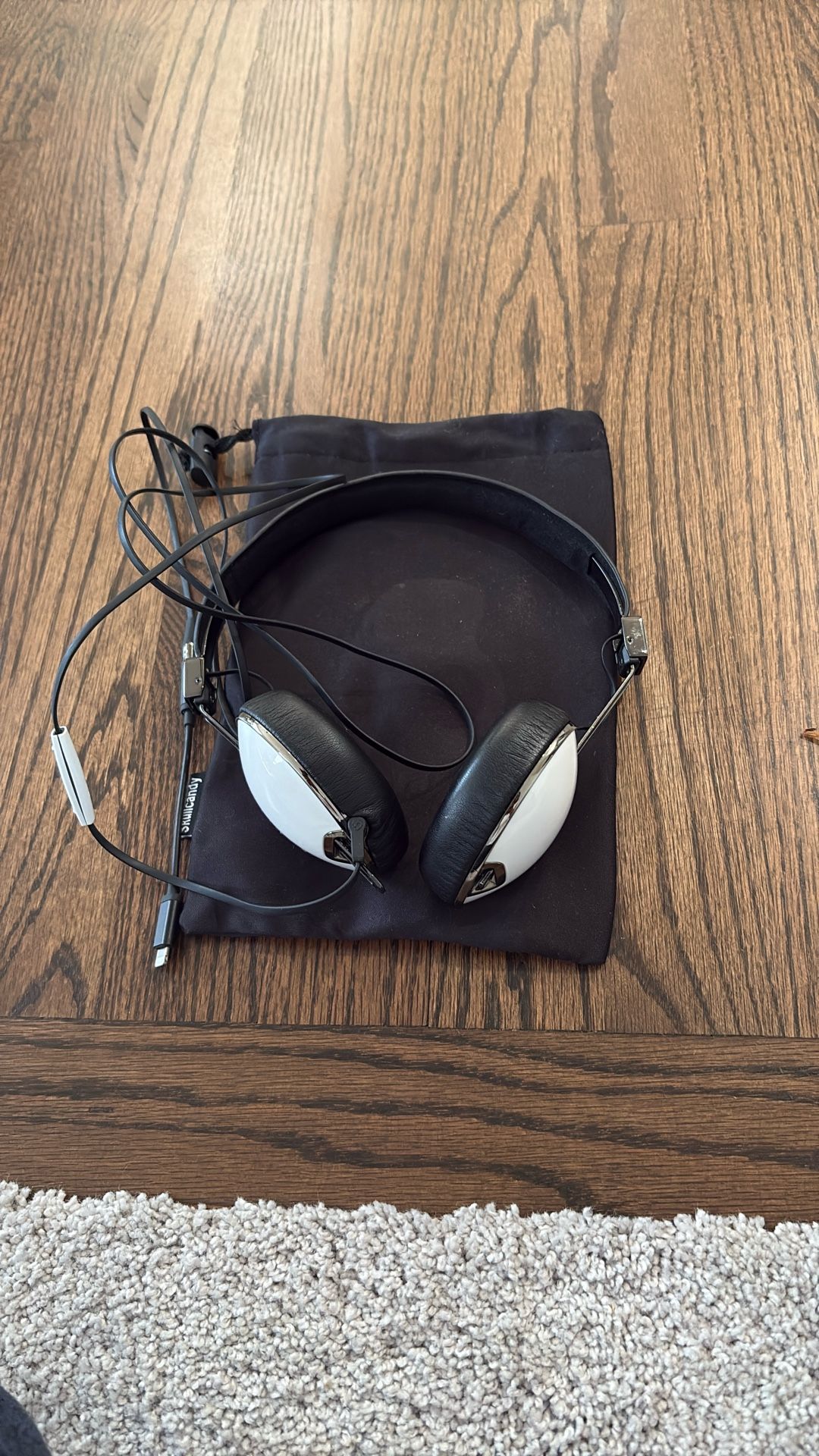 Skullcandy Headphones With Bag And Adapter For Apple Products