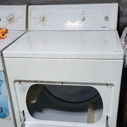 Secadora De Gas Kenmore Heavy Duty Con Garantía Lusiendo Y Trabajando Exelente $250