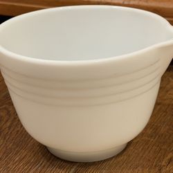 PYREX Hamilton Beach 1-Quart Mixing Bowl — Vintage 1940’s