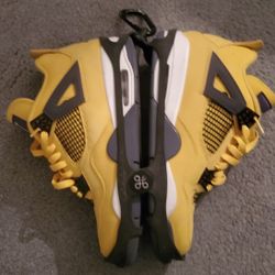 Jordan 4 Yellow