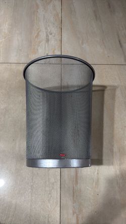 Rubbermaid Mesh Waste Bin