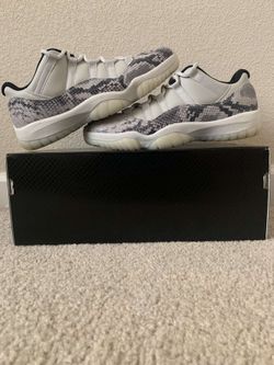 Jordan 11 “light bone snake skin” size 9.5