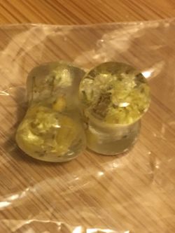 Clear w/ real flowers size 0 gauges/plugs/earrings Brand New