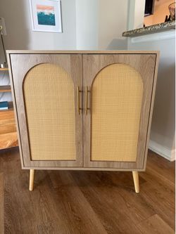 Accent table