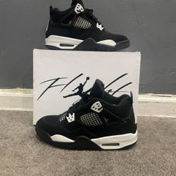 Jordan 4s