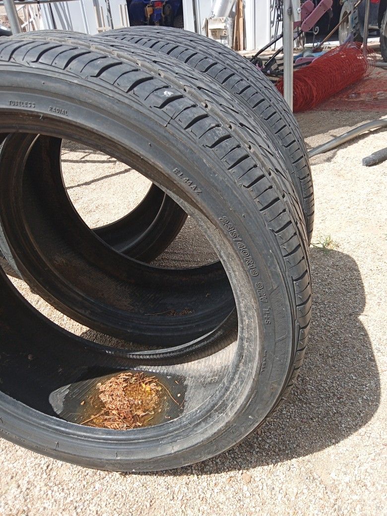 Llantas Para Carro 235\40 Rin 19