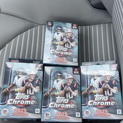 2025 TOPPS CHROME FOOTBALL FACTORY SEALED HANGER BOX 