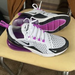 Women’s NIKE Size 8