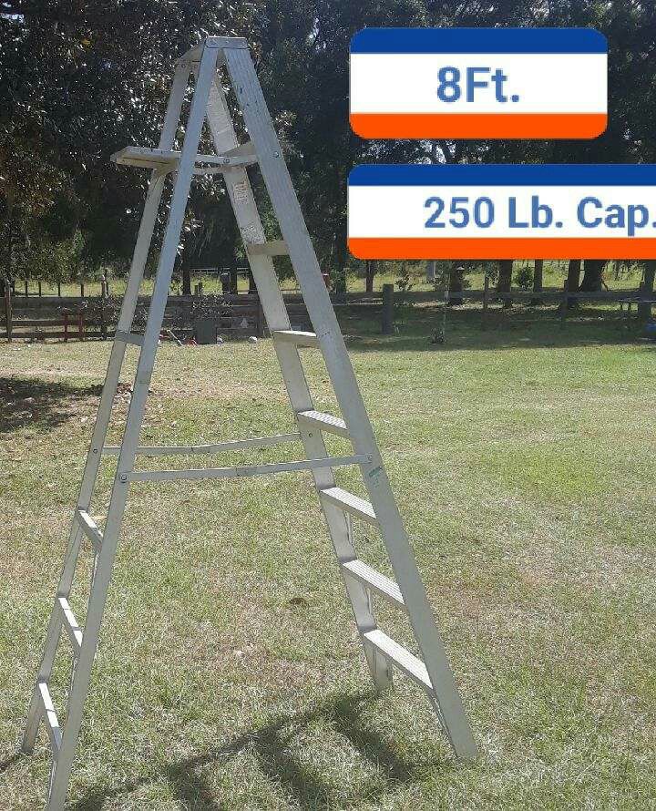 8Ft. Aluminum Step Ladder
