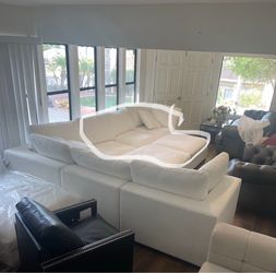 Beautiful White Modular Cloud Sofa With 2 Ottomans