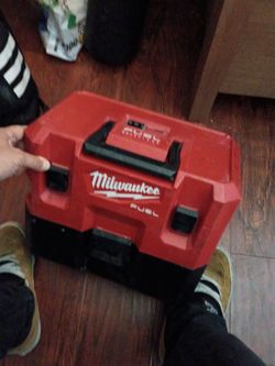 Milwaukee shop vac
