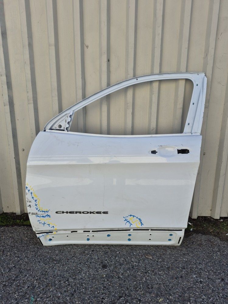 2014 2015 2016 2017 2018 JEEP Cherokee Front Door Shell Left Driver Side LH Original Used OEM 