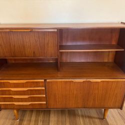 Mid Century Modern Highboard/Sideboard/Hutch/Credenza