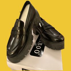 NWT Bamboo Women’s Penny Loafers Black Platform Size 7.5 Color: Black