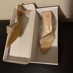 New Women’s Heels Size 6 Nude
