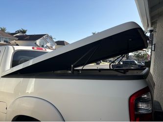Leer tonneau cover