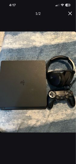 PS4 headset and controller