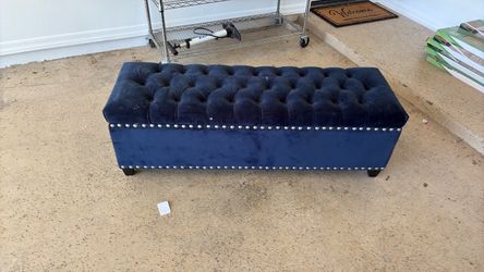 Free Blanket Ottoman