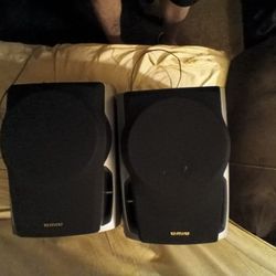 Aiwa 2 Pair Speakers 100w