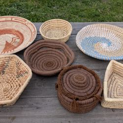 Lot of 7 Handwoven Baskets – Vintage & Tribal Woven Decorative Bowls & Trays

