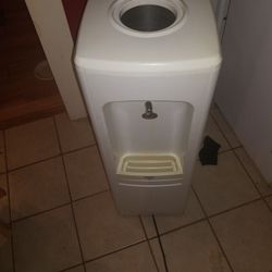 Water Dispenser 