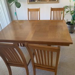 Dining Room Table And Chair Set
