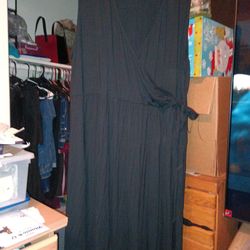 Black Sleeveless Maxi Dress