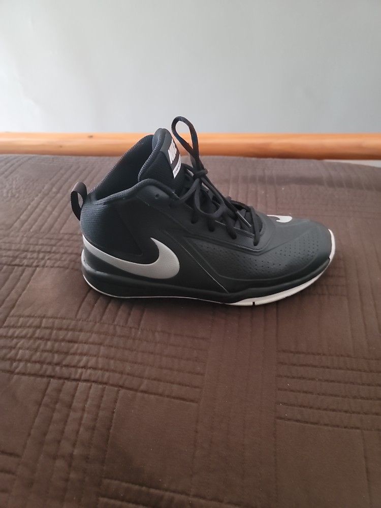Nike Tram Hustle D7
