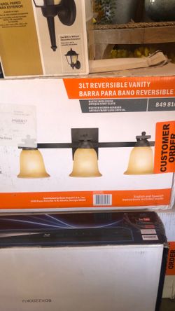 2 sets of light fixtures