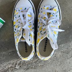 Girls  Converse All Star Size 13 With Lemons