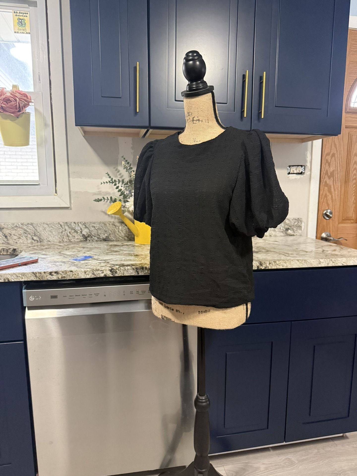 Black Puff Sleeve Top size M check more pictures