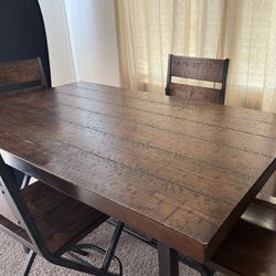 Rustic Dining Table And Chairs 