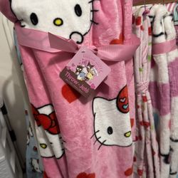 Hello Kitty Pink With Hearts Throw