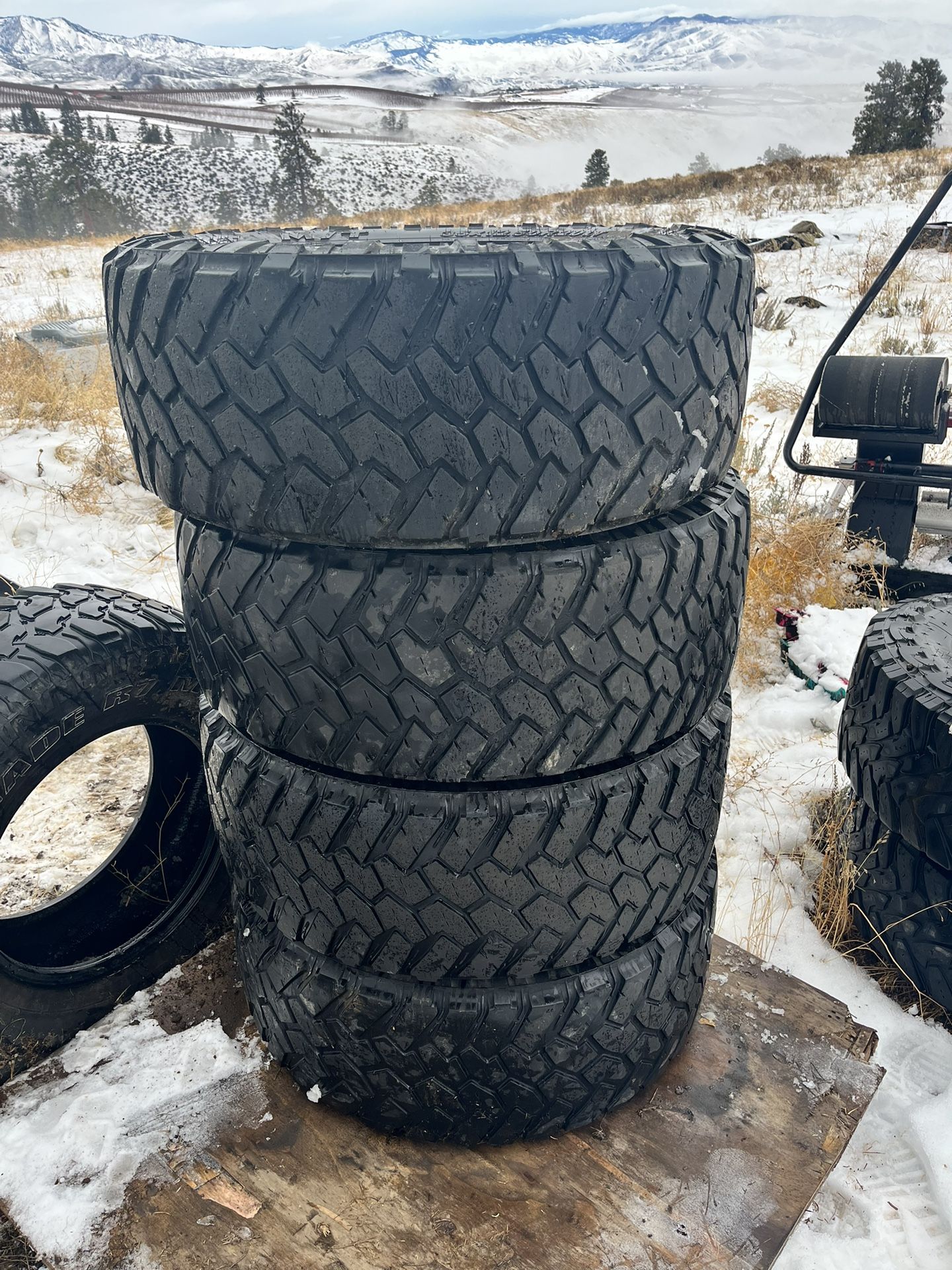 35”12.5” Tires For 17”, 18” And 20” Rims for Sale in Wenatchee, WA OfferUp