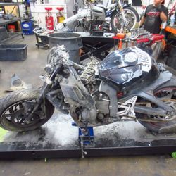 PARTED OUT - 2005 03-05 Yamaha YZFR6 R6 - Motorcycle parts - 005457