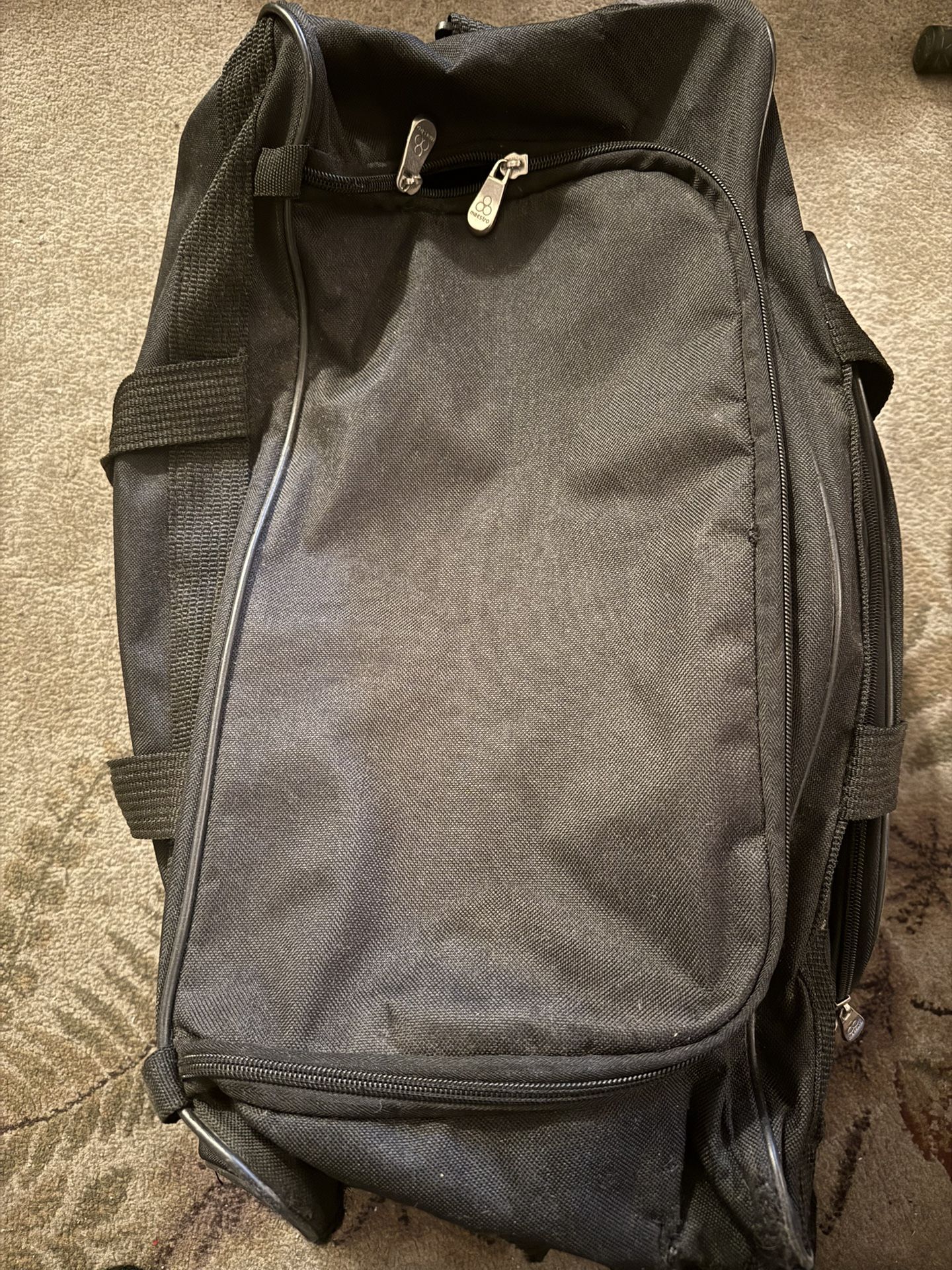 Maestro Rolling Black Luggage Bag