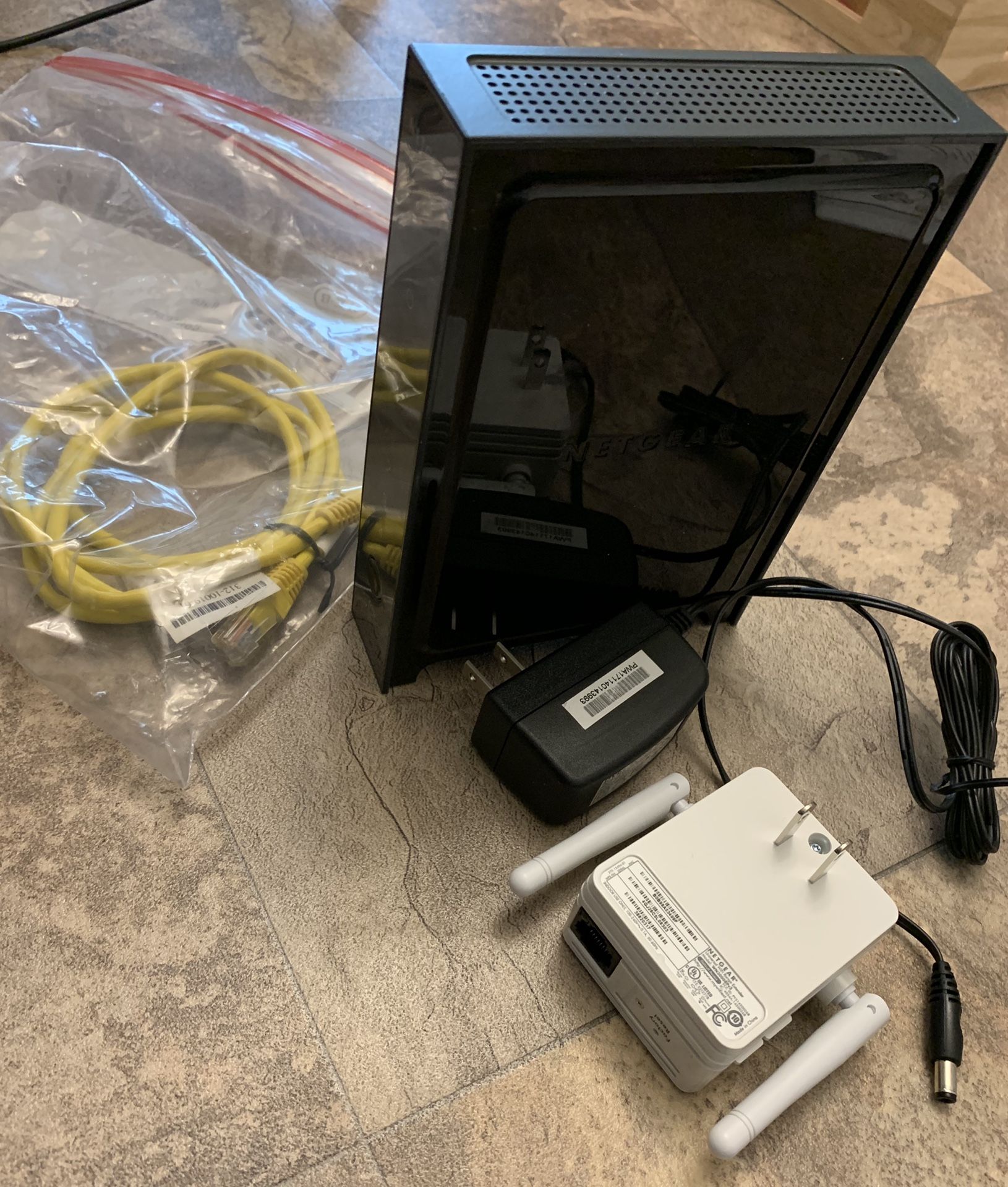 NetGear N300 Router with Extender