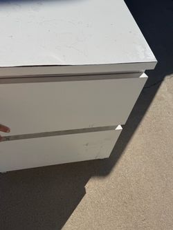 Side drawer