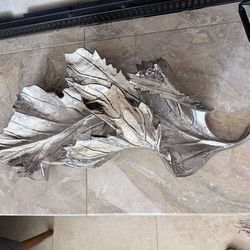 Metal heavy leaf dish