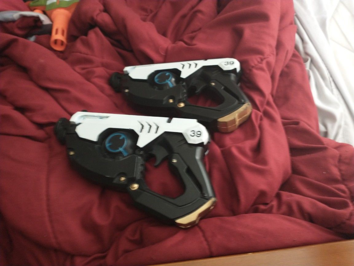 Overwatch Tracer Prop Dual Pistols