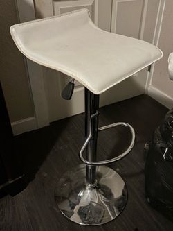 set of 5 bar stools