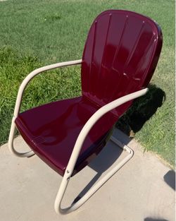 Vintage-Style Metal Tulip Lawn Chair - Burgundy and Cream Arvin Shellback Motel Chair