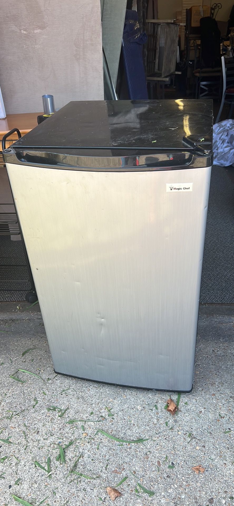 Magic Chef Mini fridge