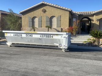 10 Yds Dumpster / Dompe