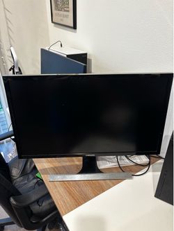 Xbox Series X and Gaming Monitor