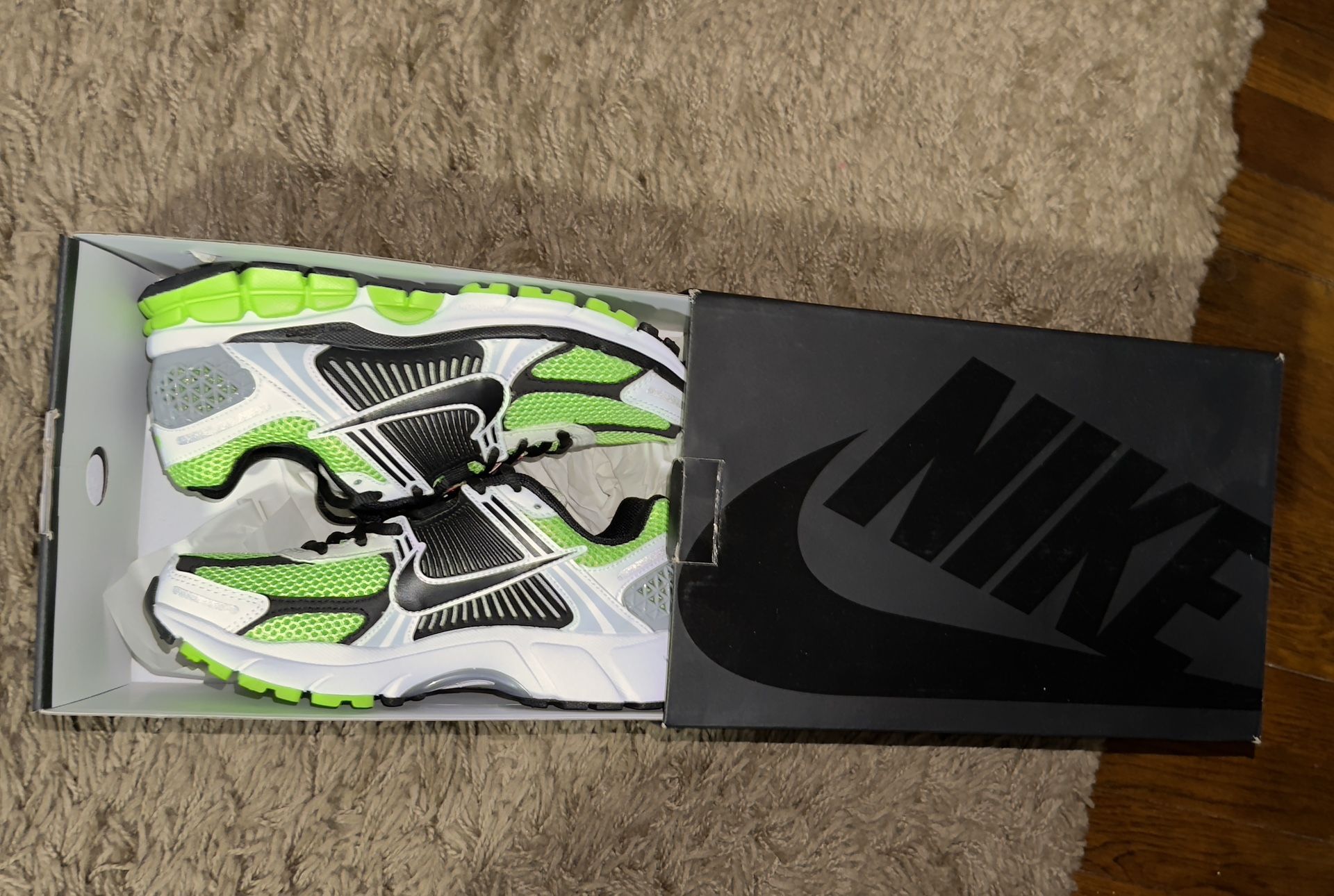 Nike Size 6.5 Men Brand New