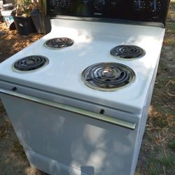 Stufa Electrical En Buen Estado. Marca Hotpoint